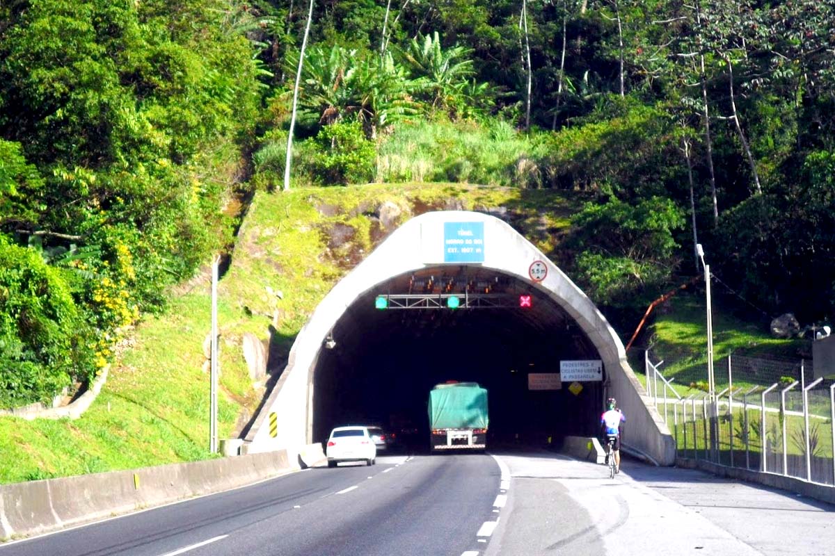Tunel Morro do Boi